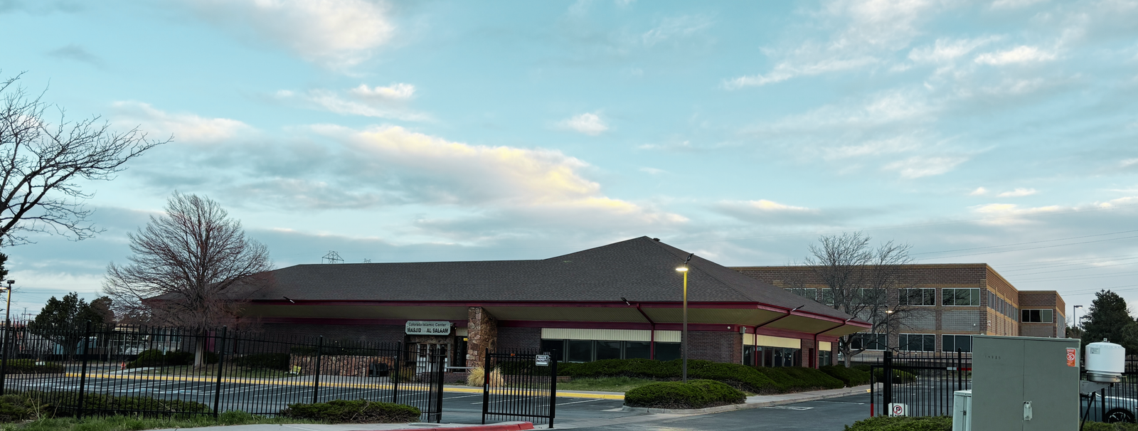 Exterior view of Colorado Islamic Center Aurora CO building